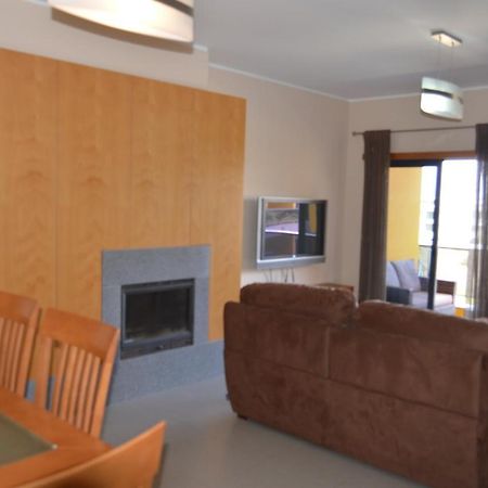 Apartamento Frente Ao Mar Com Piscina De Agua Salgada Quarteira Exterior foto