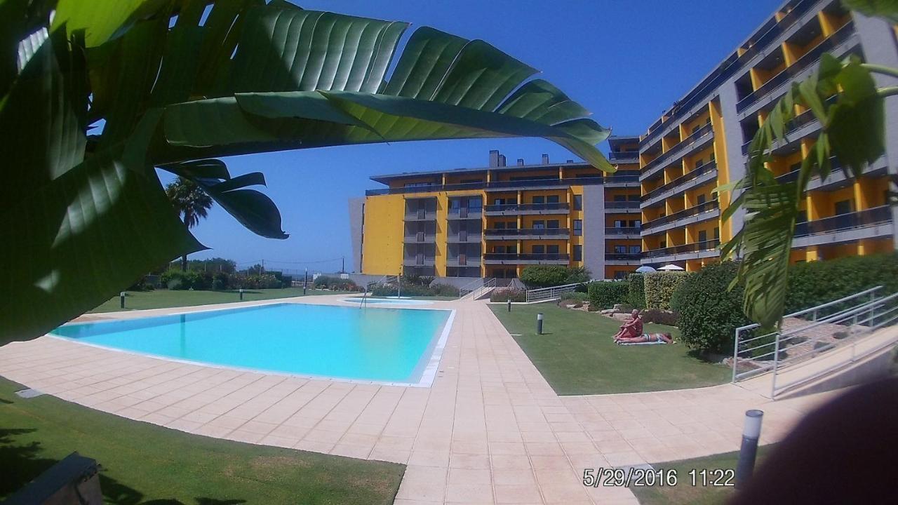 Apartamento Frente Ao Mar Com Piscina De Agua Salgada Quarteira Exterior foto