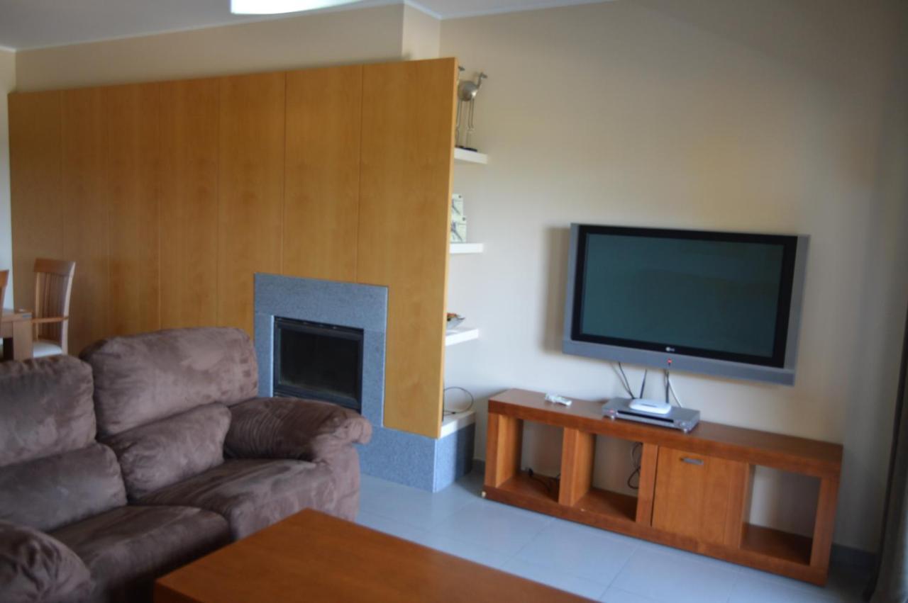 Apartamento Frente Ao Mar Com Piscina De Agua Salgada Quarteira Exterior foto