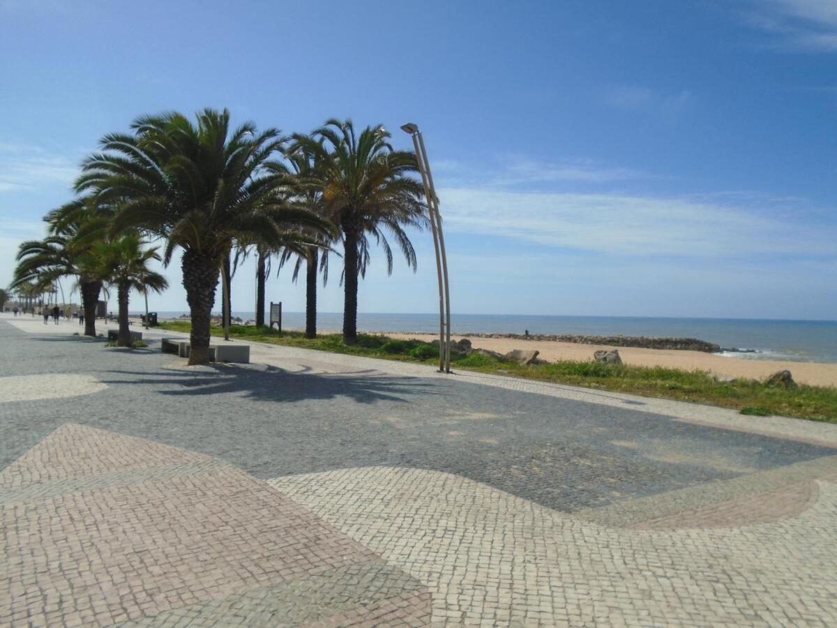 Apartamento Frente Ao Mar Com Piscina De Agua Salgada Quarteira Exterior foto