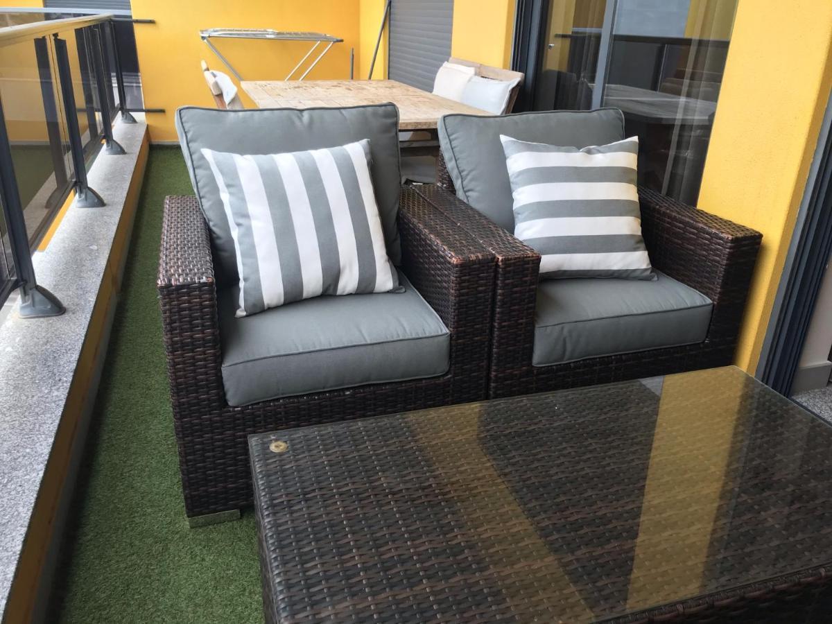 Apartamento Frente Ao Mar Com Piscina De Agua Salgada Quarteira Exterior foto