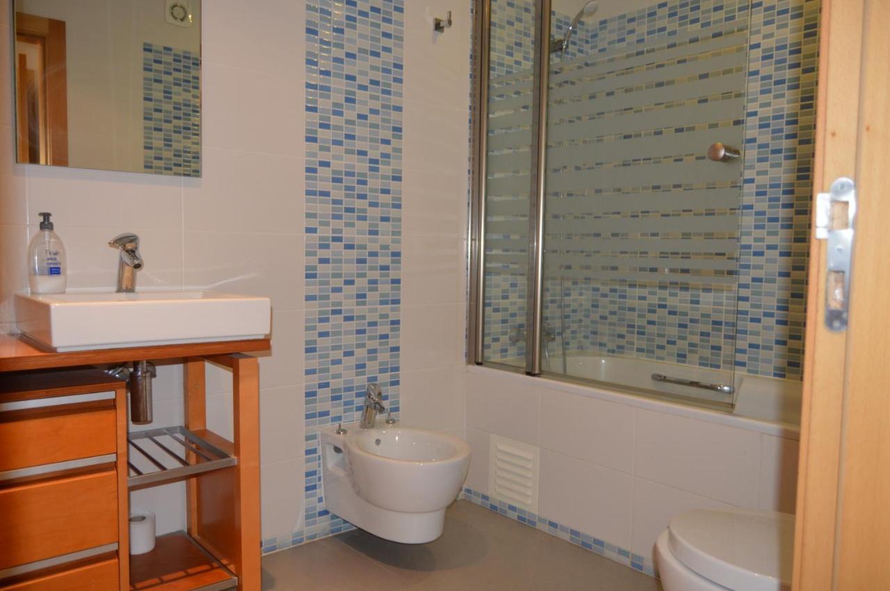 Apartamento Frente Ao Mar Com Piscina De Agua Salgada Quarteira Exterior foto