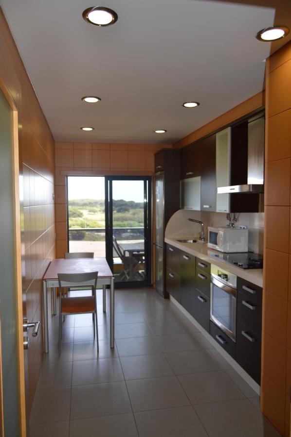 Apartamento Frente Ao Mar Com Piscina De Agua Salgada Quarteira Exterior foto
