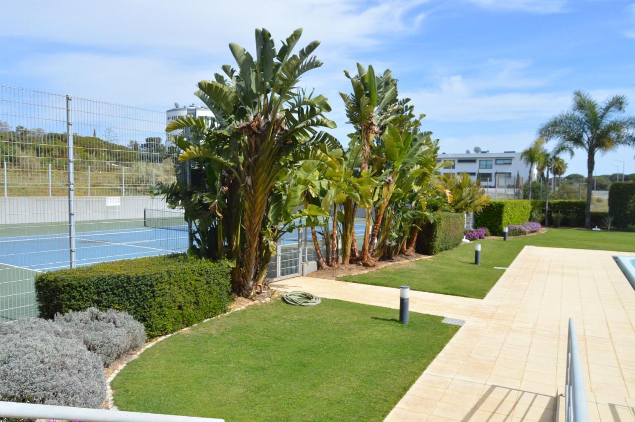 Apartamento Frente Ao Mar Com Piscina De Agua Salgada Quarteira Exterior foto